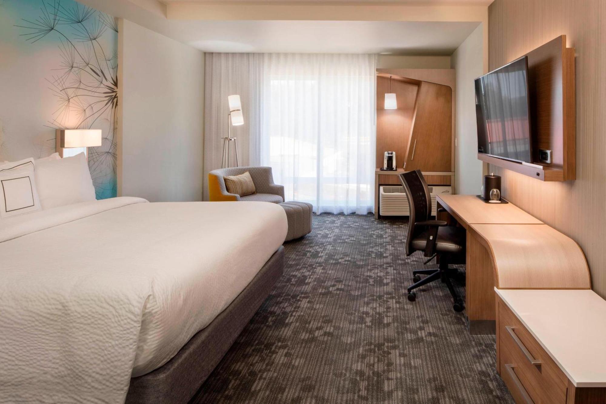 Courtyard By Marriott George 4*